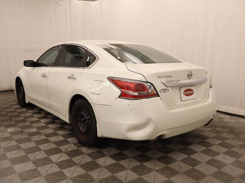 Used 2015 Nissan Altima 2.5 S w/ Power Driver Seat Package FWD image 3