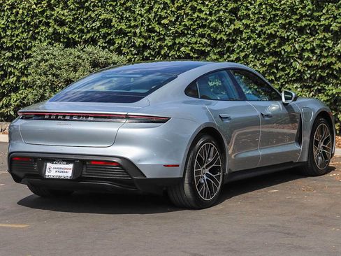 Used 2022 Porsche Taycan RWD image 6