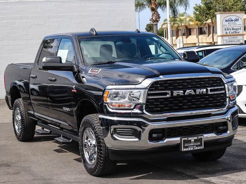 Used 2022 RAM 2500 Big Horn AWD/4WD image 3