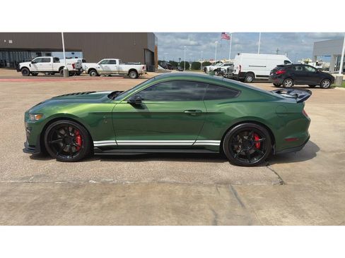 Used 2022 Ford Mustang Shelby GT500 w/ Technology Package RWD image 5
