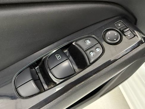 Used 2024 Nissan Altima 2.5 SR FWD image 28