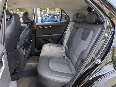 Used 2024 Kia Niro EX image 22