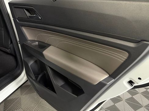 Used 2022 Volkswagen Atlas SE w/ Panoramic Sunroof Package image 32