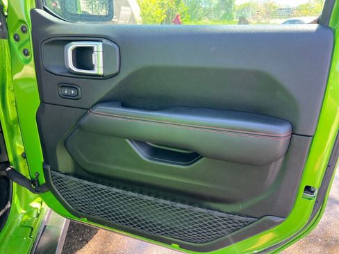 Used 2019 Jeep Wrangler Unlimited Rubicon AWD/4WD image 17