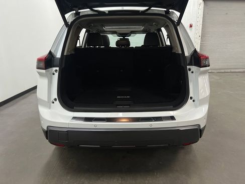 Used 2025 Nissan Rogue SL w/ SL Premium Package FWD image 25
