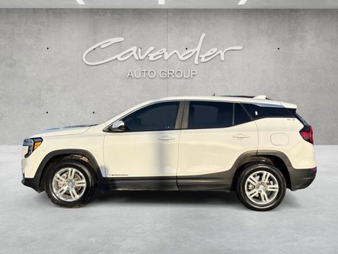 Certified 2022 GMC Terrain SLE image 11