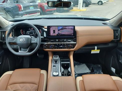 New 2026 Nissan Pathfinder Platinum AWD/4WD image 14