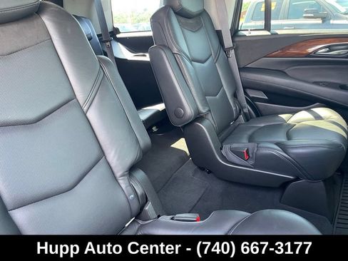 Used 2017 Cadillac Escalade Luxury AWD/4WD image 25