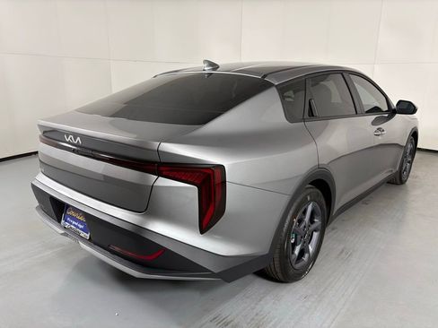 New 2026 Kia K4 FWD image 8