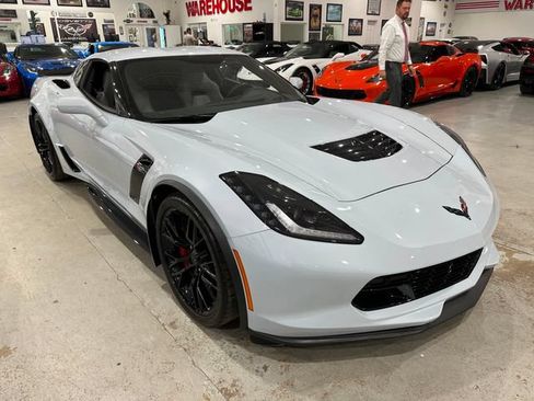 Used 2019 Chevrolet Corvette Z06 RWD image 5
