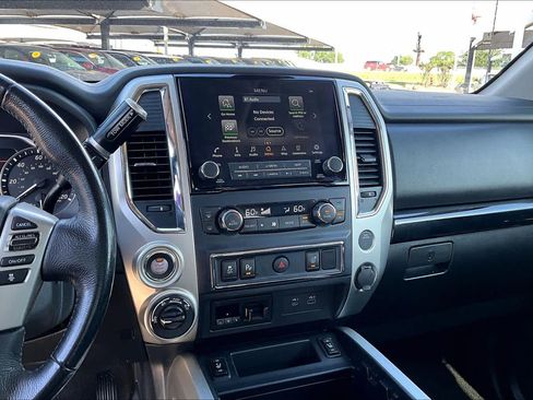 Used 2021 Nissan Titan SV w/ SV Convenience Package AWD/4WD image 31