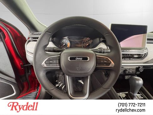 Used 2024 Jeep Compass Latitude image 13