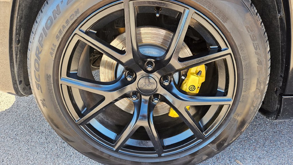 Used 2018 Jeep Grand Cherokee Trackhawk AWD/4WD image 18