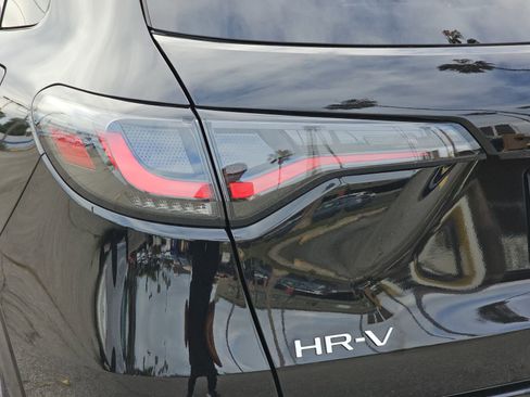 Certified 2024 Honda HR-V EX-L image 32