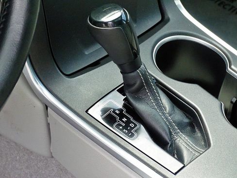 Used 2015 Toyota Camry XLE w/ Moonroof Package FWD image 21
