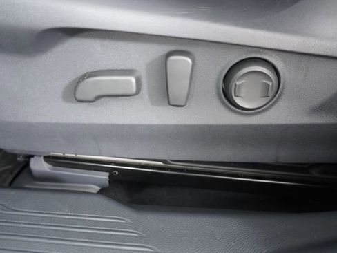 Certified 2025 Subaru Outback Premium image 21