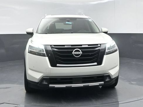 Used 2022 Nissan Pathfinder SL w/ SL Premium Package FWD image 3