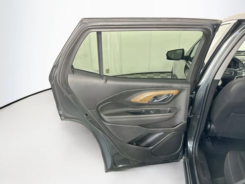 Used 2019 GMC Terrain SLE FWD image 26