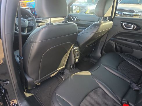 New 2026 Jeep Compass Latitude AWD/4WD image 12