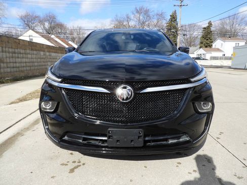 Used 2022 Buick Enclave Essence w/ Experience Buick Package FWD image 3
