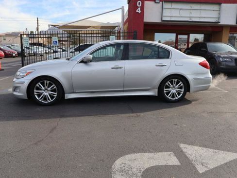 Used 2013 Hyundai Genesis 3.8 w/ Premium Pkg image 4