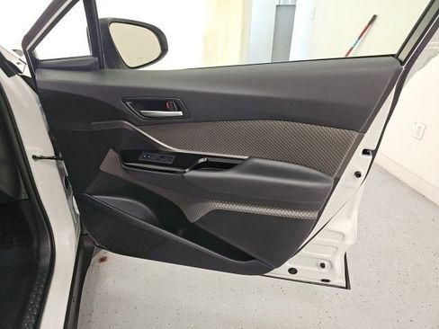 Used 2020 Toyota C-HR Limited FWD image 34