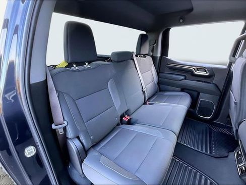 Used 2024 Chevrolet Silverado 1500 LT image 17