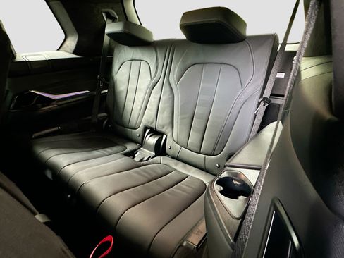 Used 2022 BMW X7 xDrive40i w/ Premium Package image 28