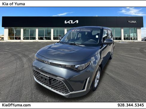Certified 2025 Kia Soul LX FWD image 1