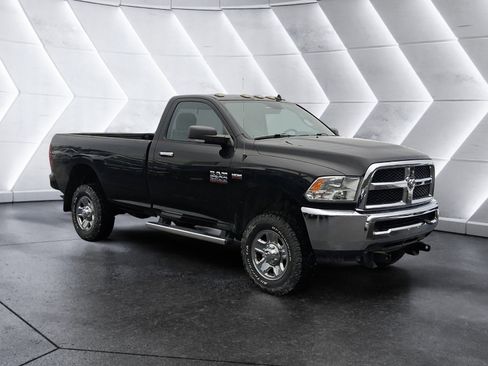 Used 2017 RAM 2500 SLT w/ Luxury Group image 8