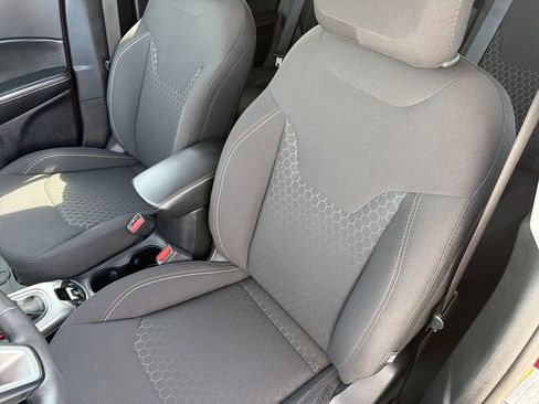 Used 2021 Jeep Compass Sport FWD image 16