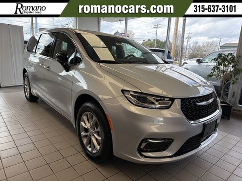 New 2026 Chrysler Pacifica Limited w/ Uconnect Theater Family Group AWD/4WD image 1