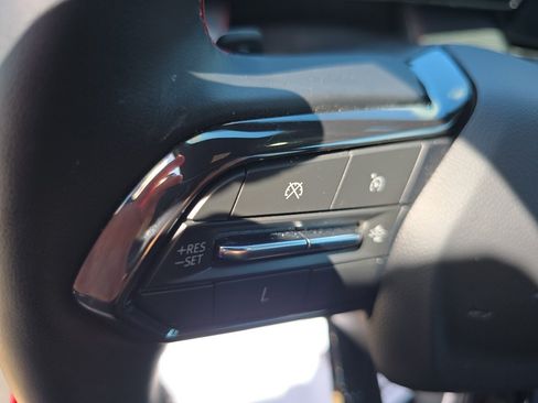 Used 2025 Chevrolet Equinox RS w/ Safety and Technology Package FWD image 22