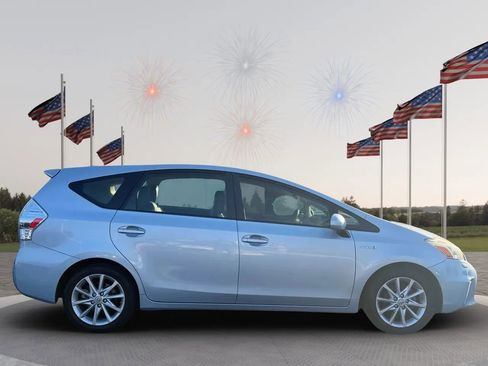 Used 2012 Toyota Prius V Five image 7