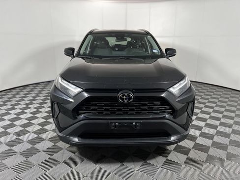 Used 2025 Toyota RAV4 XLE FWD image 2