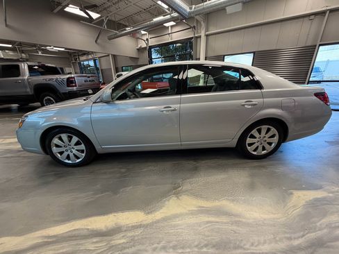 Used 2005 Toyota Avalon XLS FWD image 36
