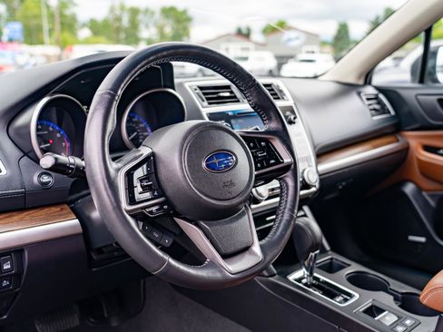 Used 2019 Subaru Outback 3.6R Touring w/ Popular Package #3A AWD/4WD image 13