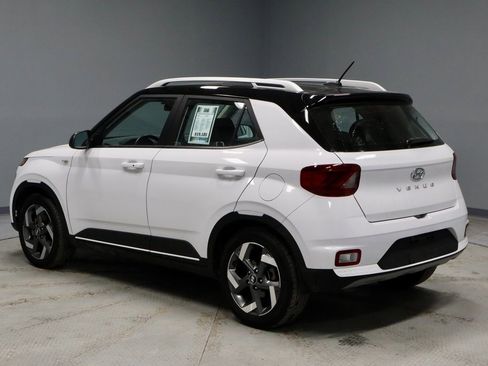 Certified 2023 Hyundai Venue Limited image 11