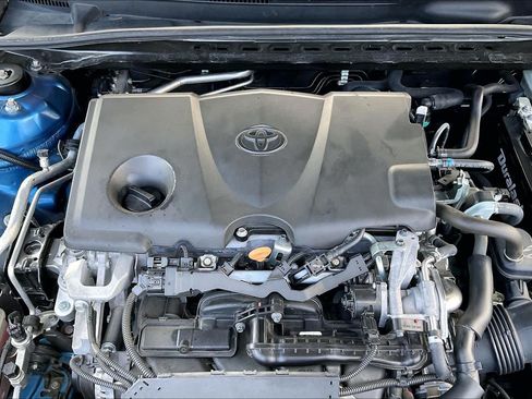 Used 2020 Toyota Camry SE w/ Carpet Mat Package FWD image 32