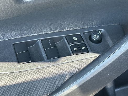 Used 2025 Toyota Corolla LE image 16