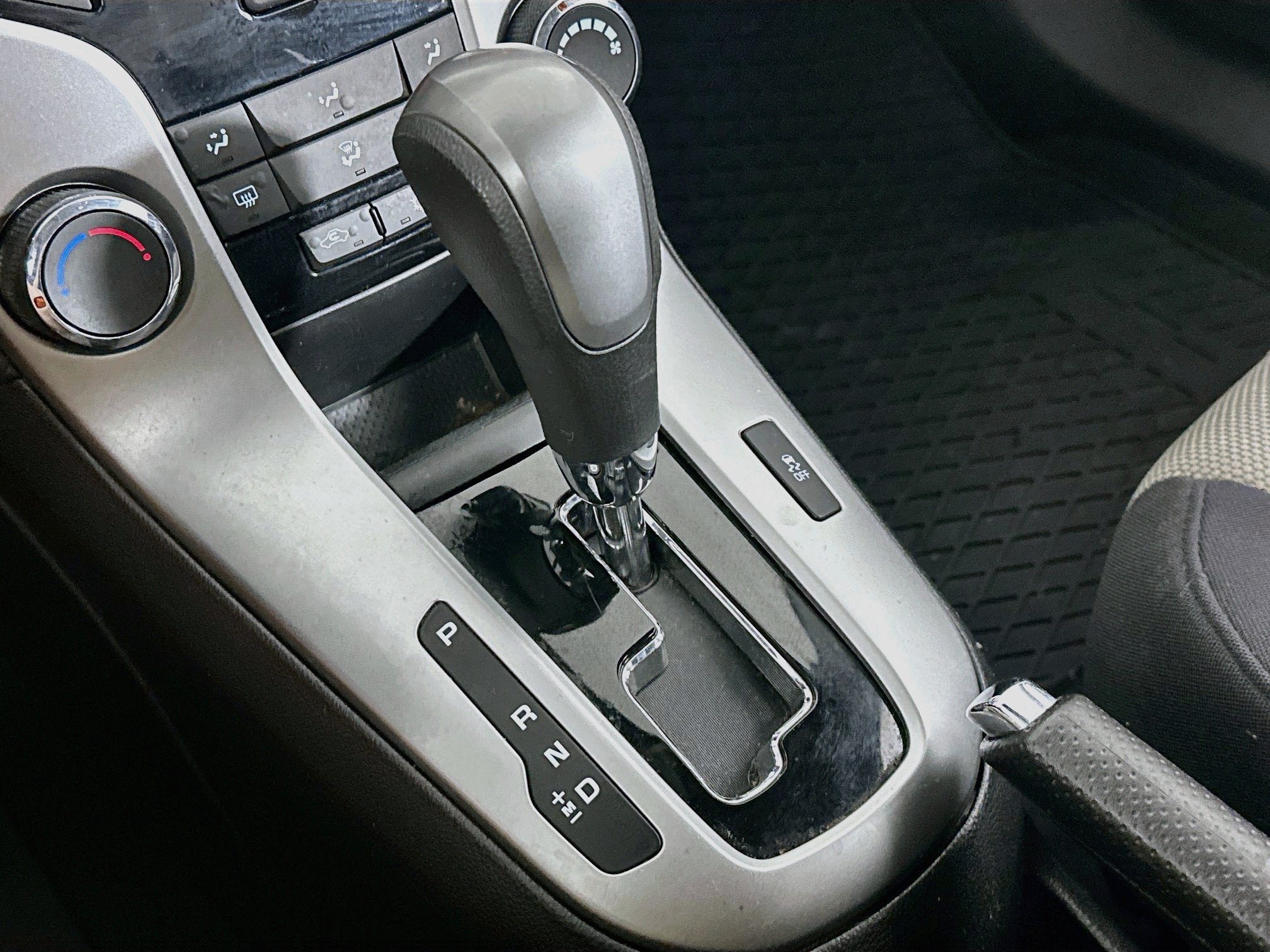 Used 2014 Chevrolet Cruze LS FWD image 23