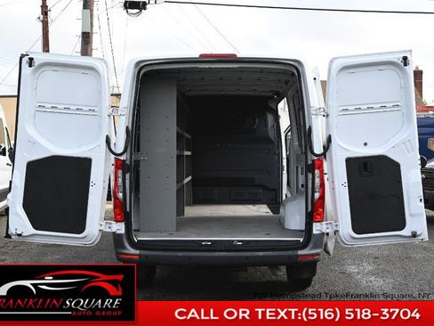 Used 2022 Mercedes-Benz Sprinter 1500 image 11