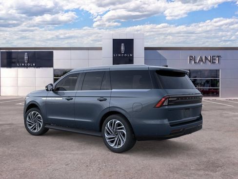 New 2026 Lincoln Navigator Premiere AWD/4WD image 4
