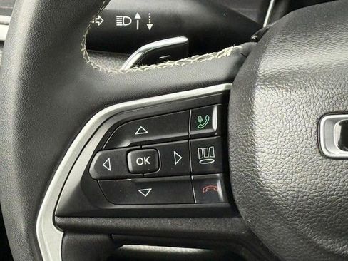 Used 2023 Jeep Grand Cherokee Altitude AWD/4WD image 27