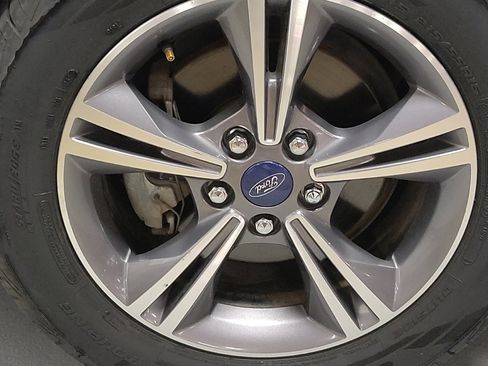 Used 2018 Ford Focus SE w/ SE Appearance Package FWD image 31