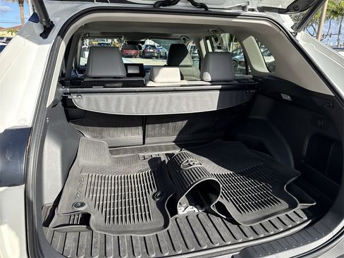 Used 2021 Toyota RAV4 XLE Premium image 59