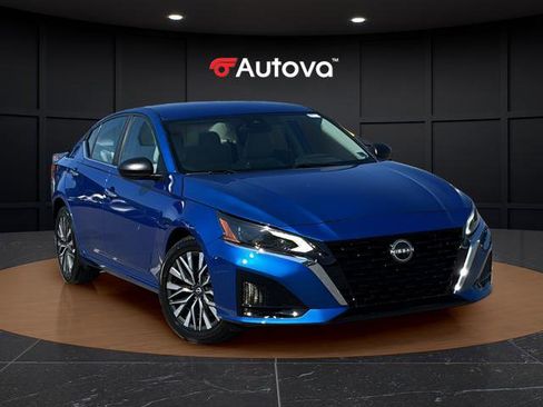 Used 2025 Nissan Altima 2.5 SV FWD image 7