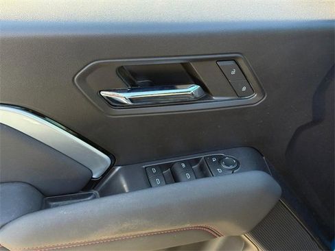 Used 2023 Chevrolet Colorado Z71 w/ Z71 Convenience Package 2 image 16