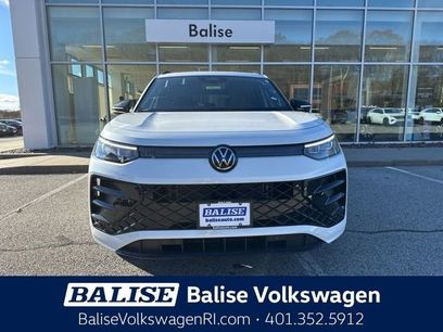 New 2025 Volkswagen Tiguan SE R-Line