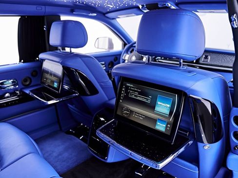 Used 2024 Rolls-Royce Phantom Sedan w/ The Phantom Package RWD image 60